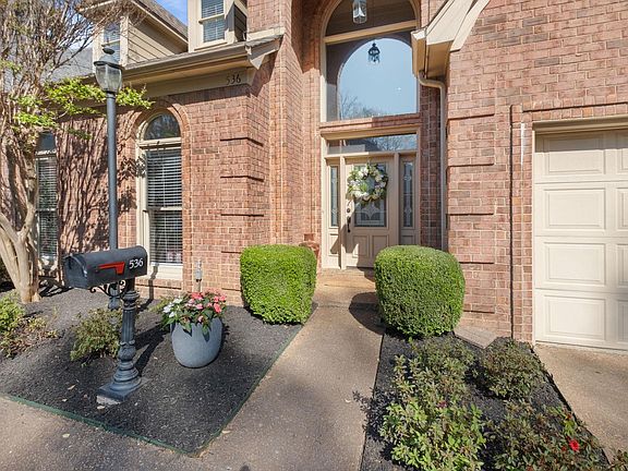 2nd image of 536 Lexington Park Cir E