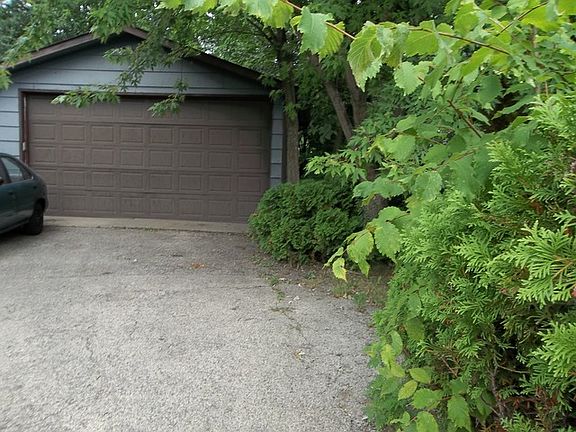 3rd image of 434 Sussex Ct
