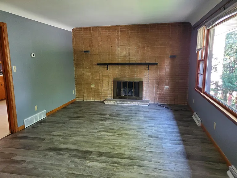 209 2nd Ave NE — Photo 6