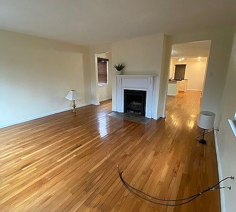 4th image of 664 6th St