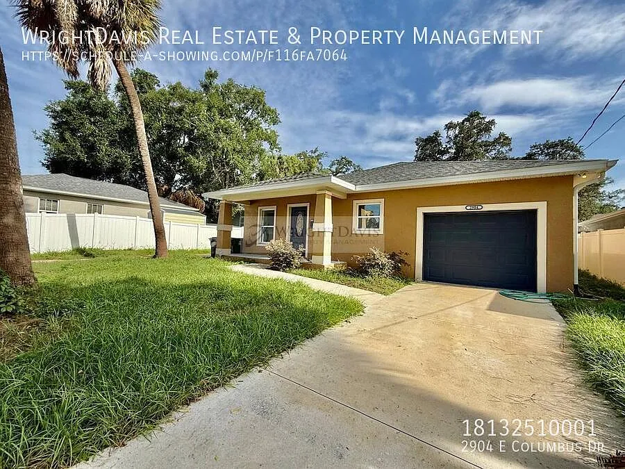 Beautiful 3/2.5 Newer Construction Home — Photo 3