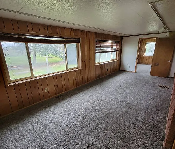 3346 Crestwood Ln — Photo 8
