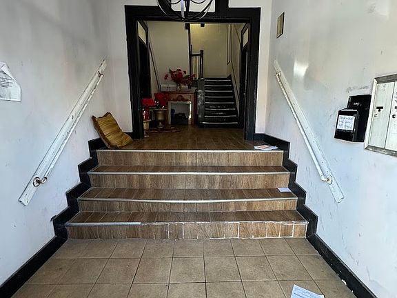 2nd image of 248 Nye Ave #4R