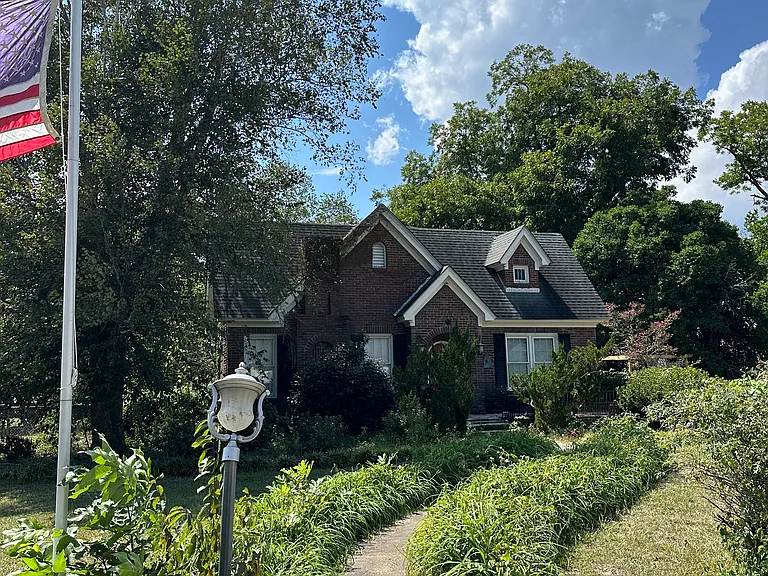 47 Matthews St — Photo 2