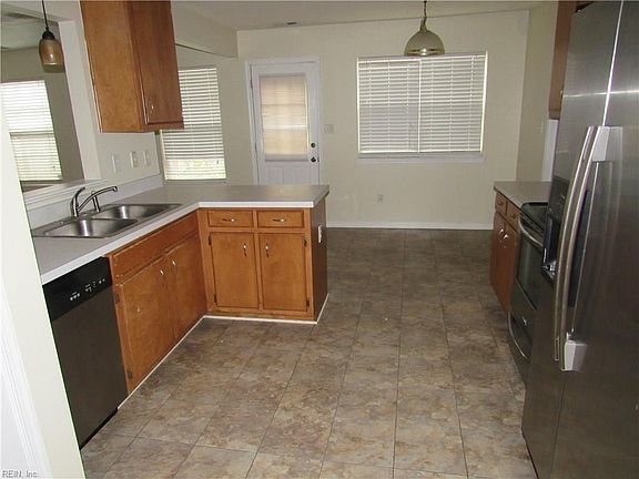 4th image of 103 Gretna Way