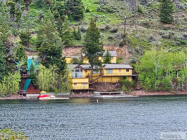 53 S Shoreline Dr, Salmon, ID 83467