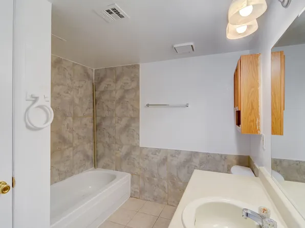 2921 Country Manor Ln APT 31, Sunrise Manor, NV 89115