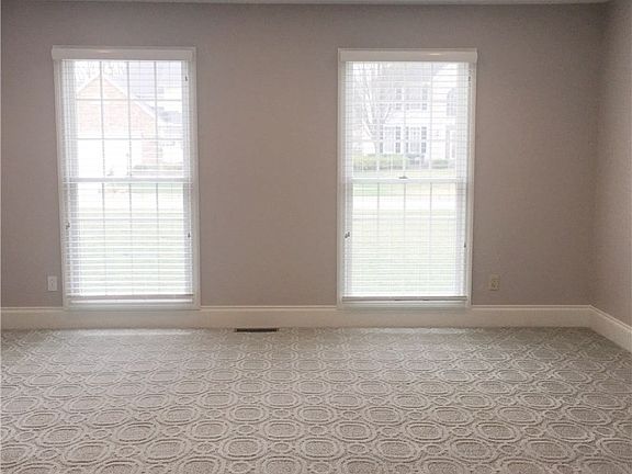4th image of 16275 Academy Dr