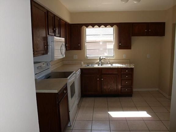 3rd image of 2608 Sedgefield Ave