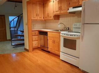 181 Salem St APT 2, Woburn, MA 01801