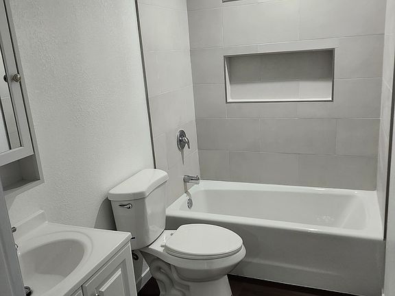 2nd image of 3484-86 Newton Ave