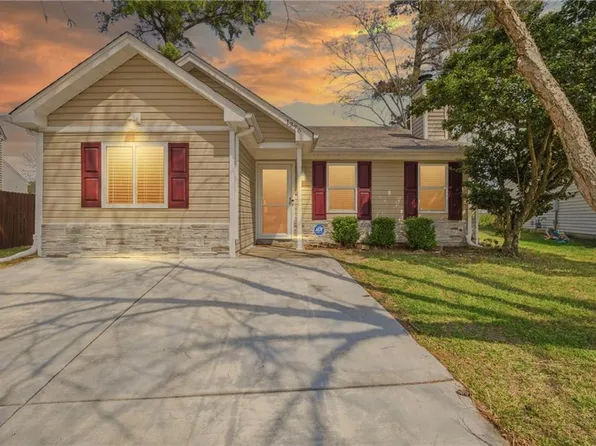 1376 Beacons Reach Dr, Virginia Beach, VA 23454