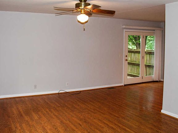2nd image of 551 Doral Country Dr
