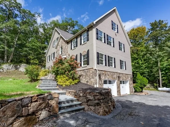 14 Hidden Valley Dr, Vernon Twp., NJ 07462