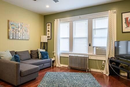3rd image of 5047 Walnut St Floor 3