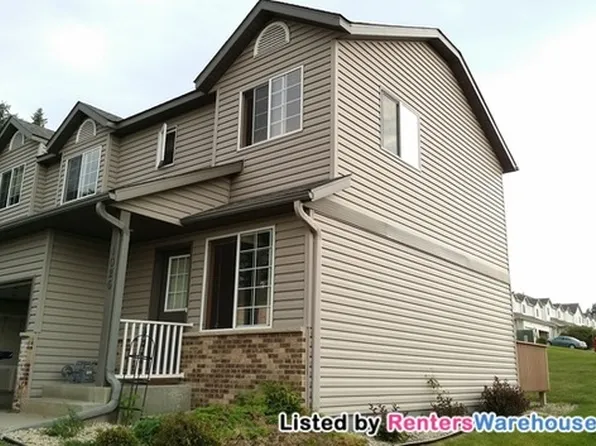 1026 Amanda Ct SW, Pine Island, MN 55963