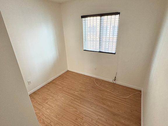 3rd image of 4820 S Figueroa St APT 2