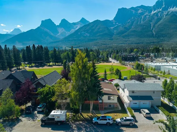 631 & 633 7th Ave, Canmore, AB T1W 1R1