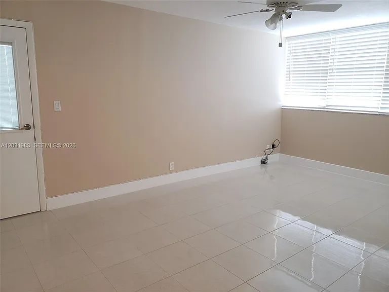 100 Golden Isles Dr #Penthouse 7 — Photo 14