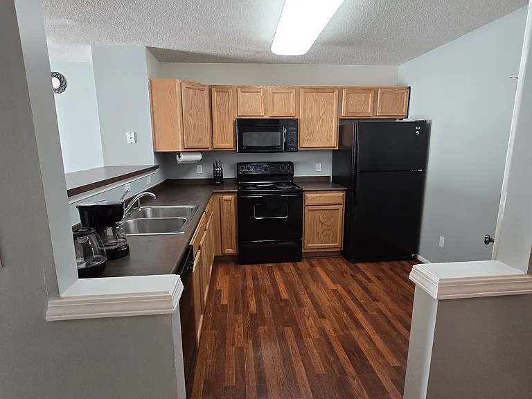 5504 N Fairmount Ave — Photo 7
