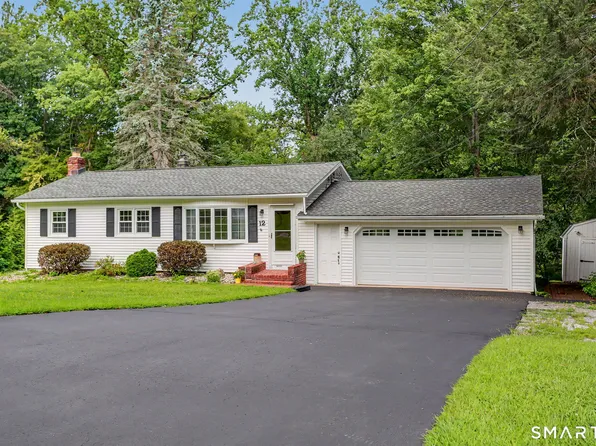 12 Cedarwood Lane, Shelton, CT 06484