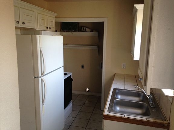 3rd image of 2618 W Walker St