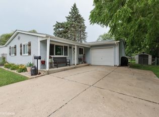 36746 N Traer Ter, Gurnee, IL 60031