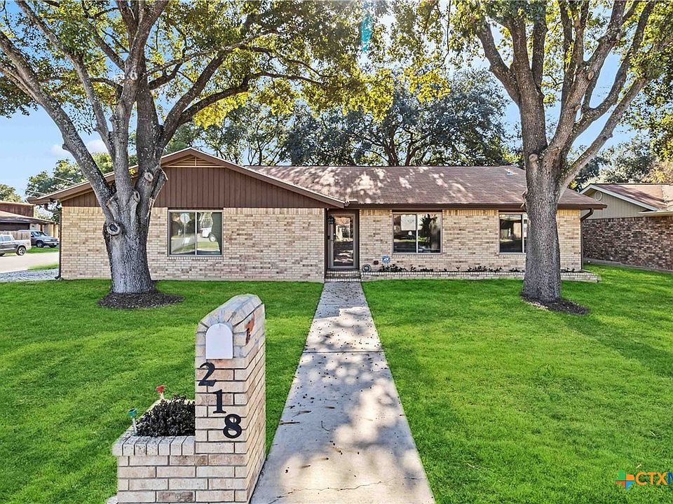 1st image of 218 Cardinal Dr
