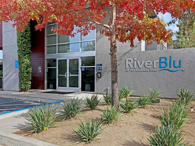 River Blu Apartments — Photo 1