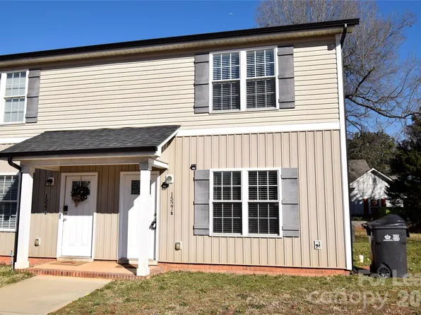 1527 Black Kettle Dr, Charlotte, NC 28213