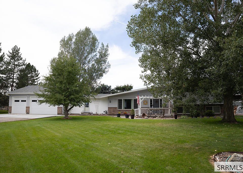 1st image of 2254 S Bellin Rd