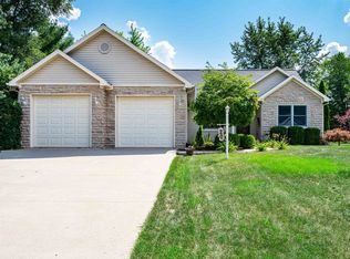 20 S Hunters Rdg, Warsaw, IN 46582