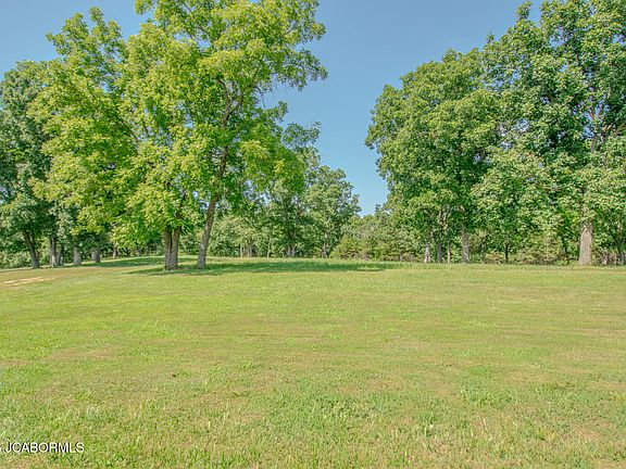2nd image of 2670 Eagle View Spur