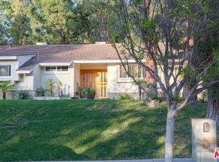 4108 Hayvenhurst Dr, Encino, CA 91436