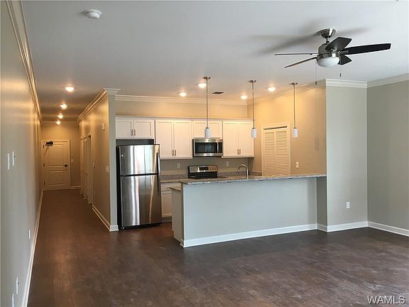 3rd image of 511 11th St #203