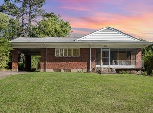 940 Goss Rd, Cincinnati, OH 45229