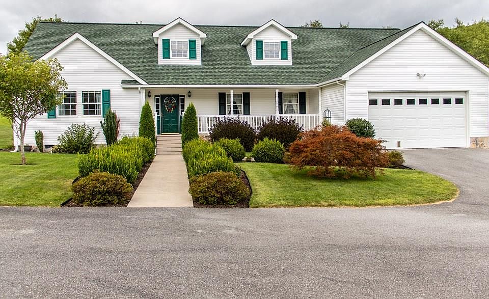 1st image of 285 Camelot Dr
