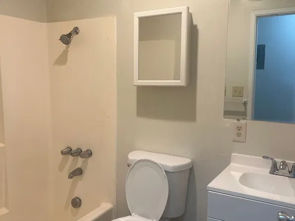 333 Bonnie Villa Apartments, 333 Poplar St APT 19, Oakdale, CA 95361