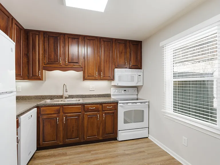 205 Fairmont Ct — Photo 15