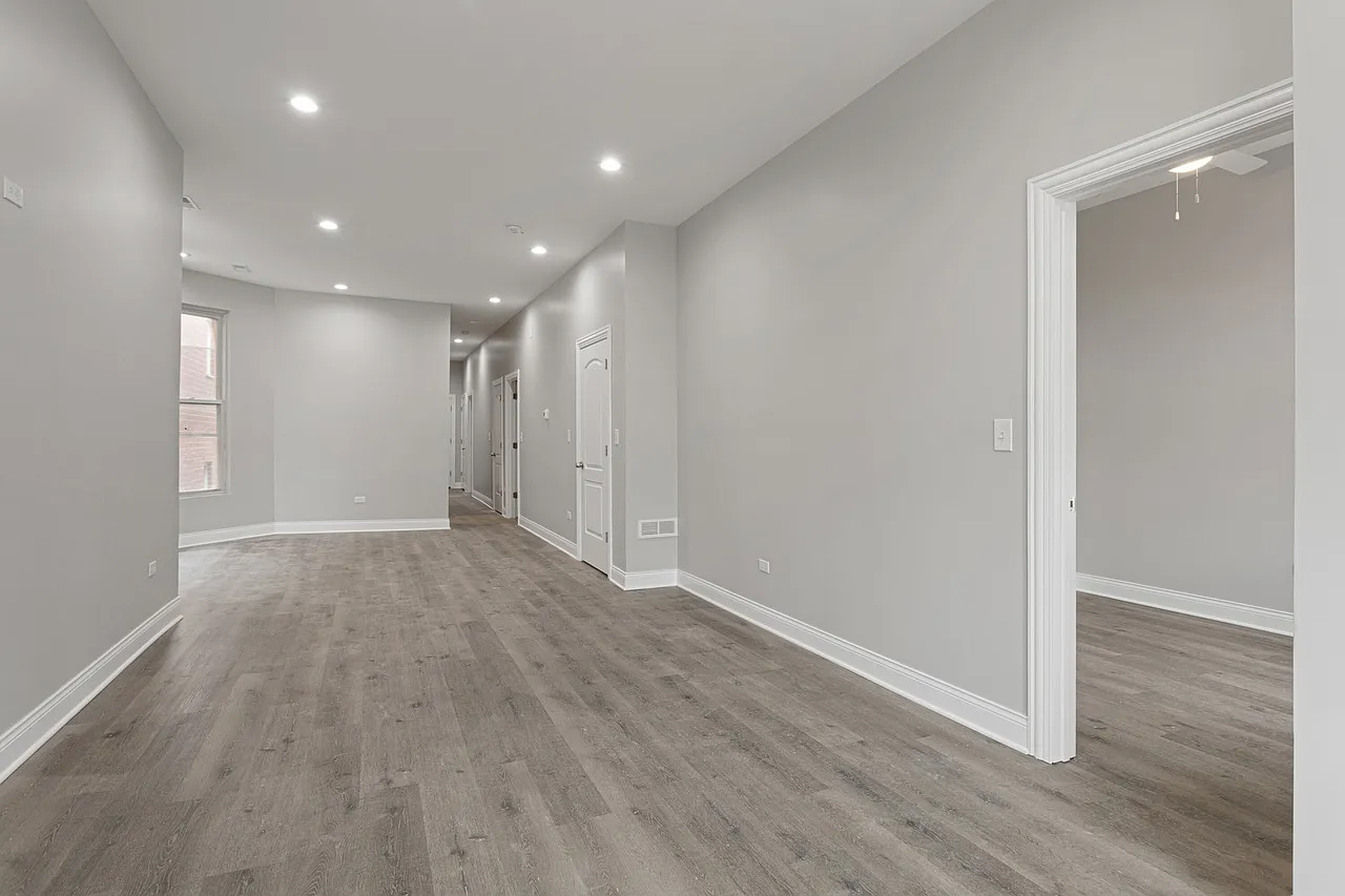 3 bed, 1500 sqft, $2,400 — Photo 3
