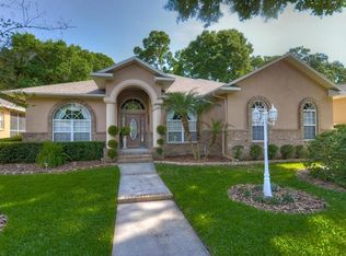 2216 Valrico Forest Dr, Valrico, FL 33594