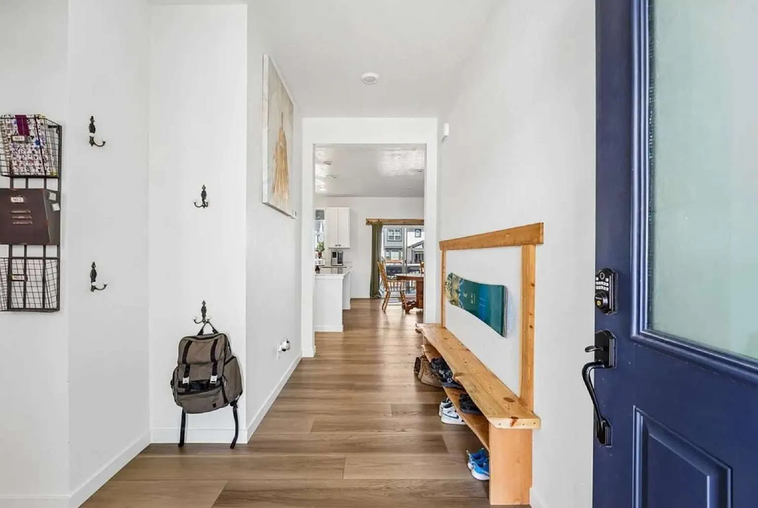 4 bed, 2.5 bath, 2952 sqft, $3,700 — Photo 4