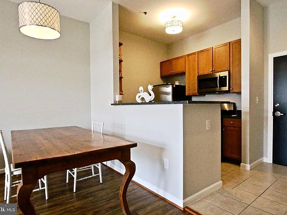 2nd image of 309 Holland Ln Unit 302