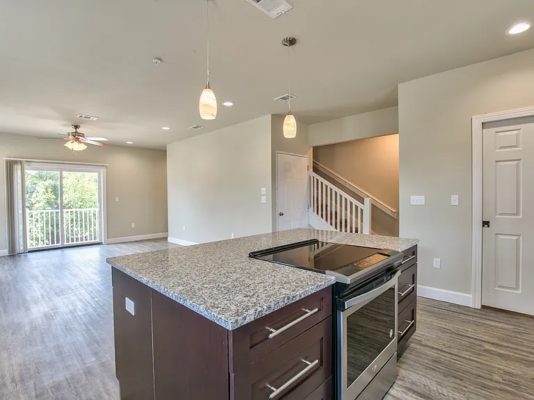 808 W Saint Augustine St — Photo 13