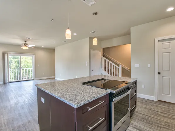 EightoEight, 808 W Saint Augustine St #A7f526103, Tallahassee, FL 32304