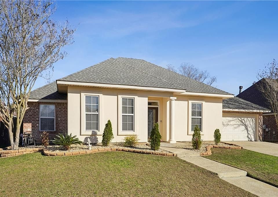 1st image of 204 Annette Dr