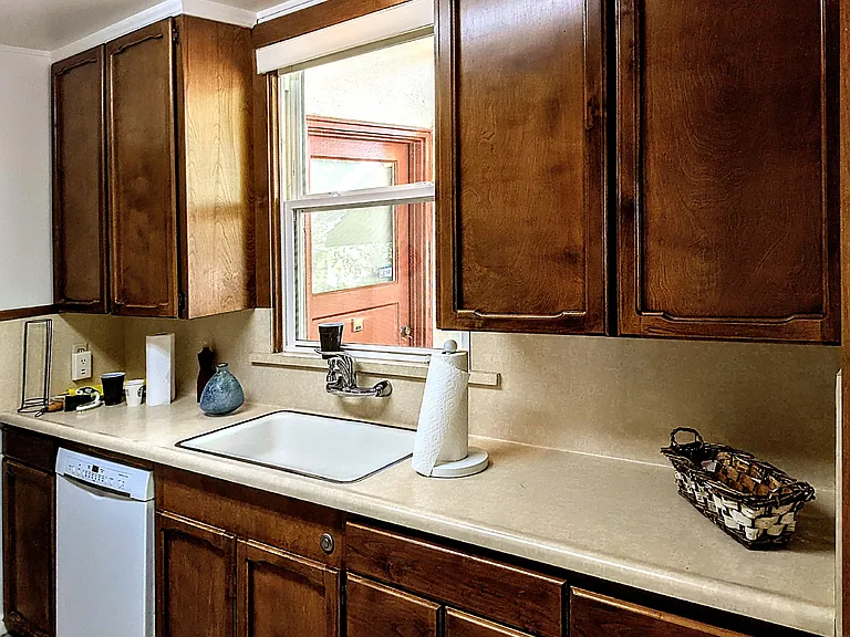 Daniels Ave — Photo 10