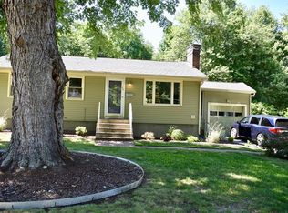 90 Wyoming Dr, Holden, MA 01520