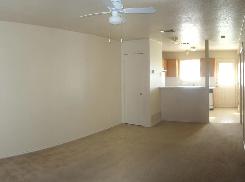 002_Living Room - Carpet & C_05122022