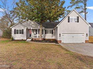 403 Sloop Point Rd, Hampstead, NC 28443